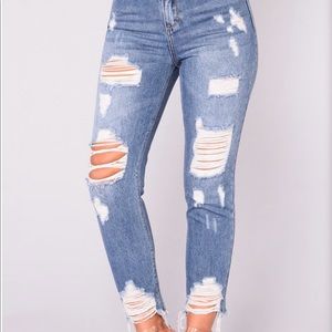 Distressed Boyfriend Jeans